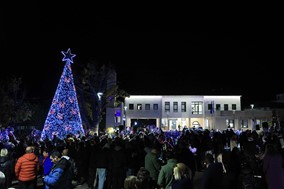 Την Παρασκευή το άναμμα του Χριστουγεννιάτικου δέντρου στην πλατεία Αγιάς 